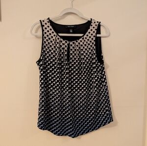 White House Black Market Top Medium Geometric Blue Black Keyhole Pleated Shell